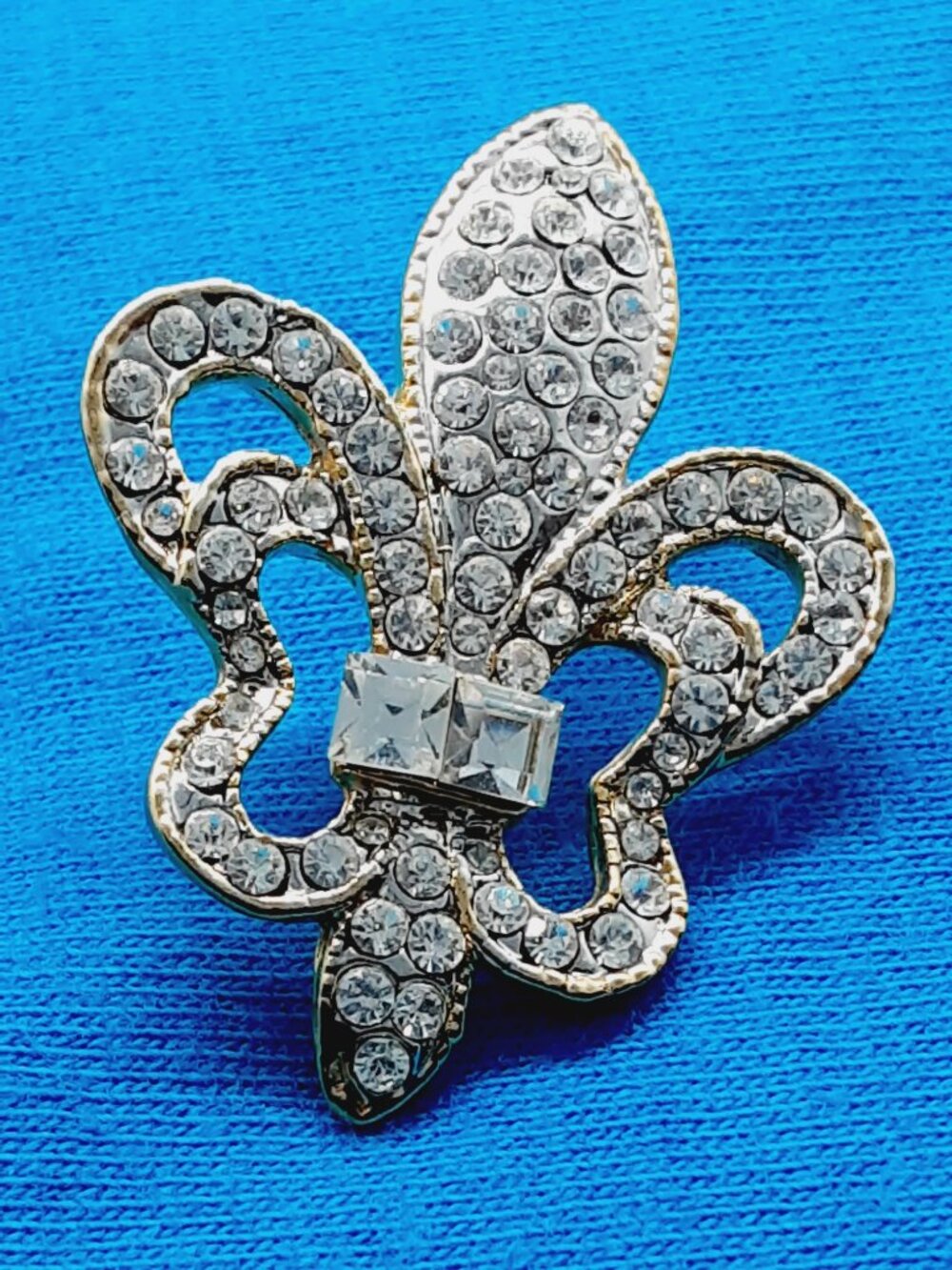 NEW Fleurs-de-lis Put'em Pin - Picture 2 of 5